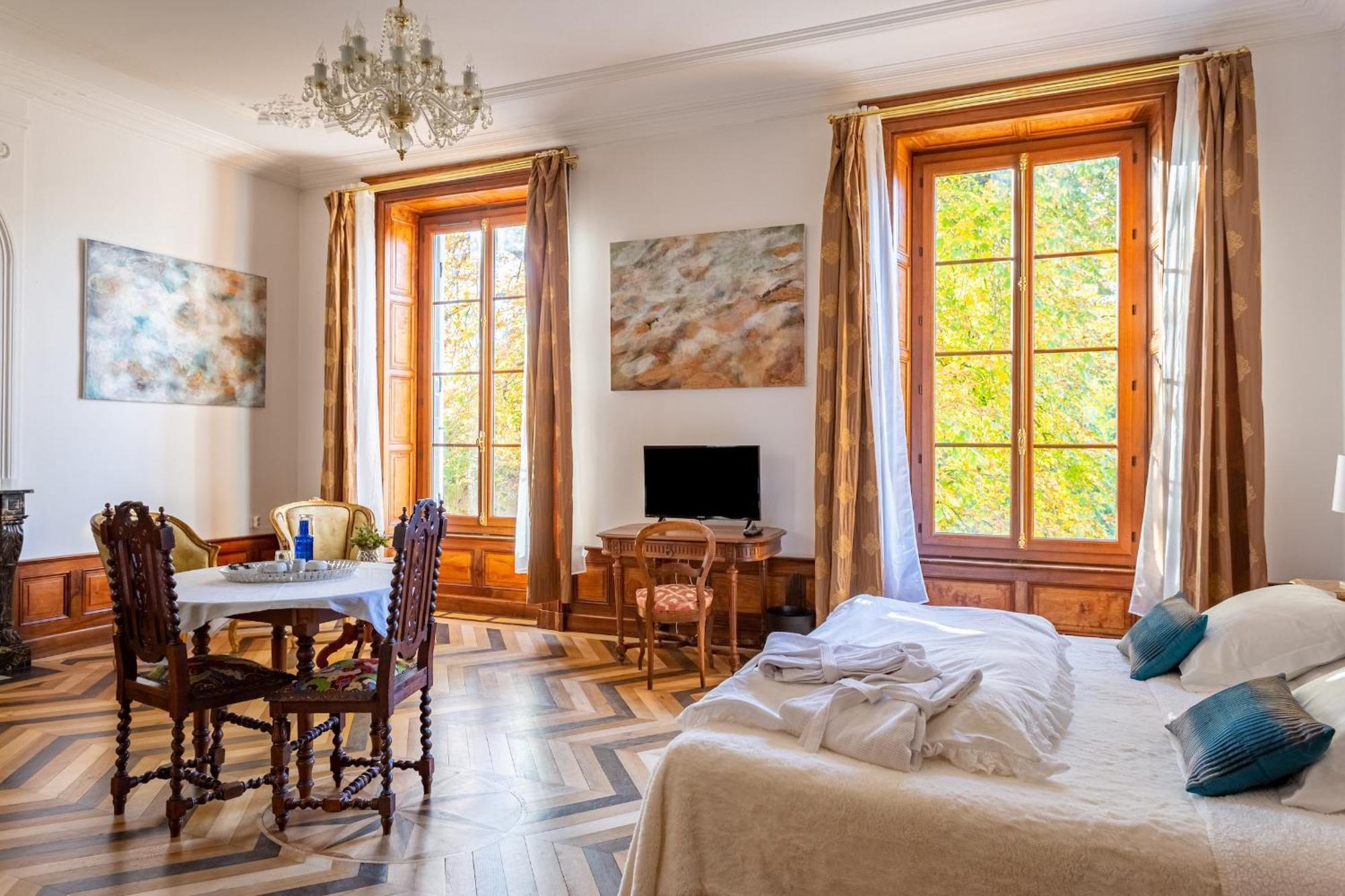 Manoir De La Manantie - Teritoria Bed & Breakfast Lezoux Exterior photo