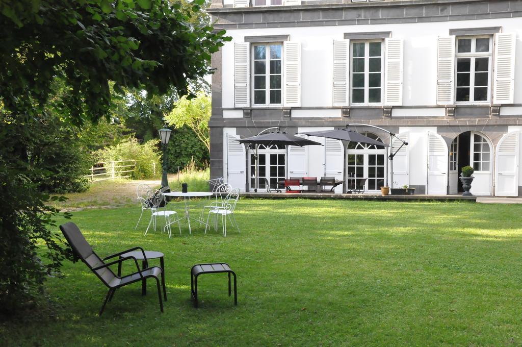 Manoir De La Manantie - Teritoria Bed & Breakfast Lezoux Exterior photo